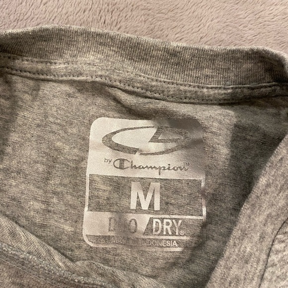 Medium Mens Champion Tshirt - Picture 3 of 5